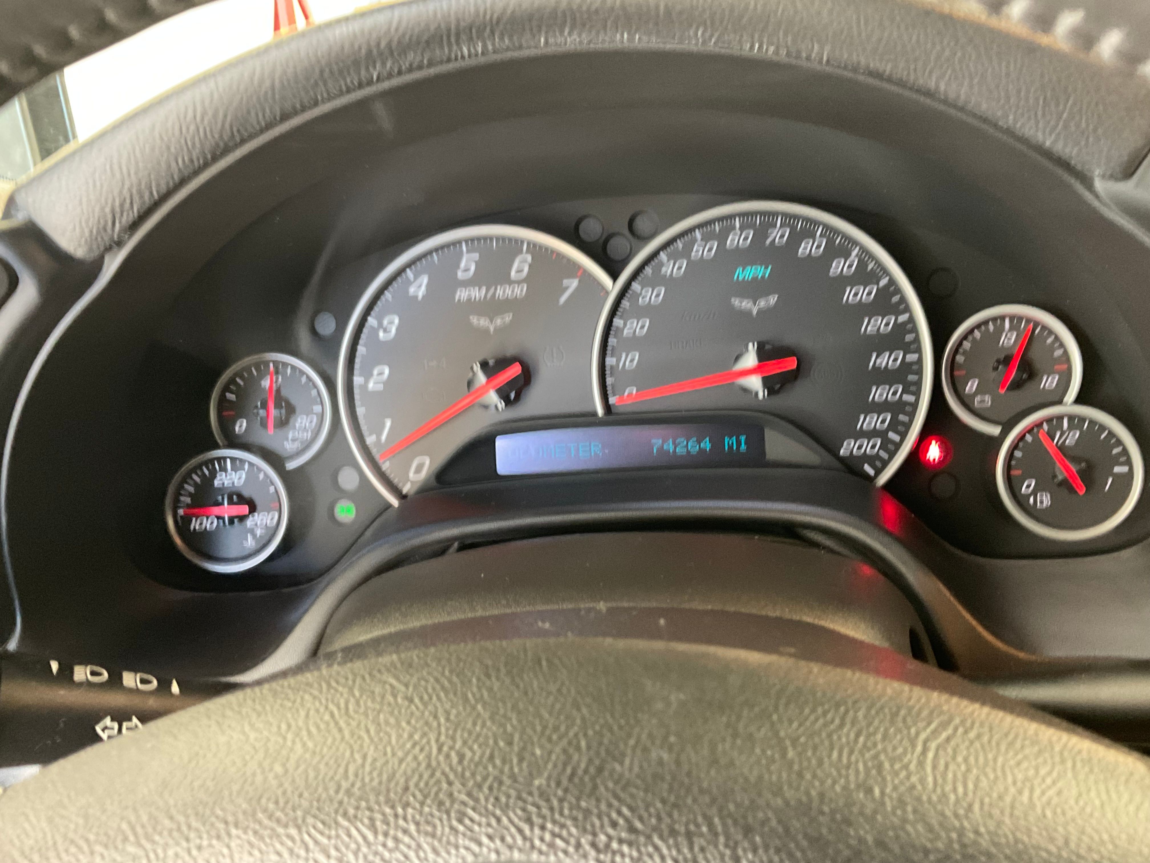 Used 2010 Chevrolet Corvette Coupe w/ 1LT RWD image 4