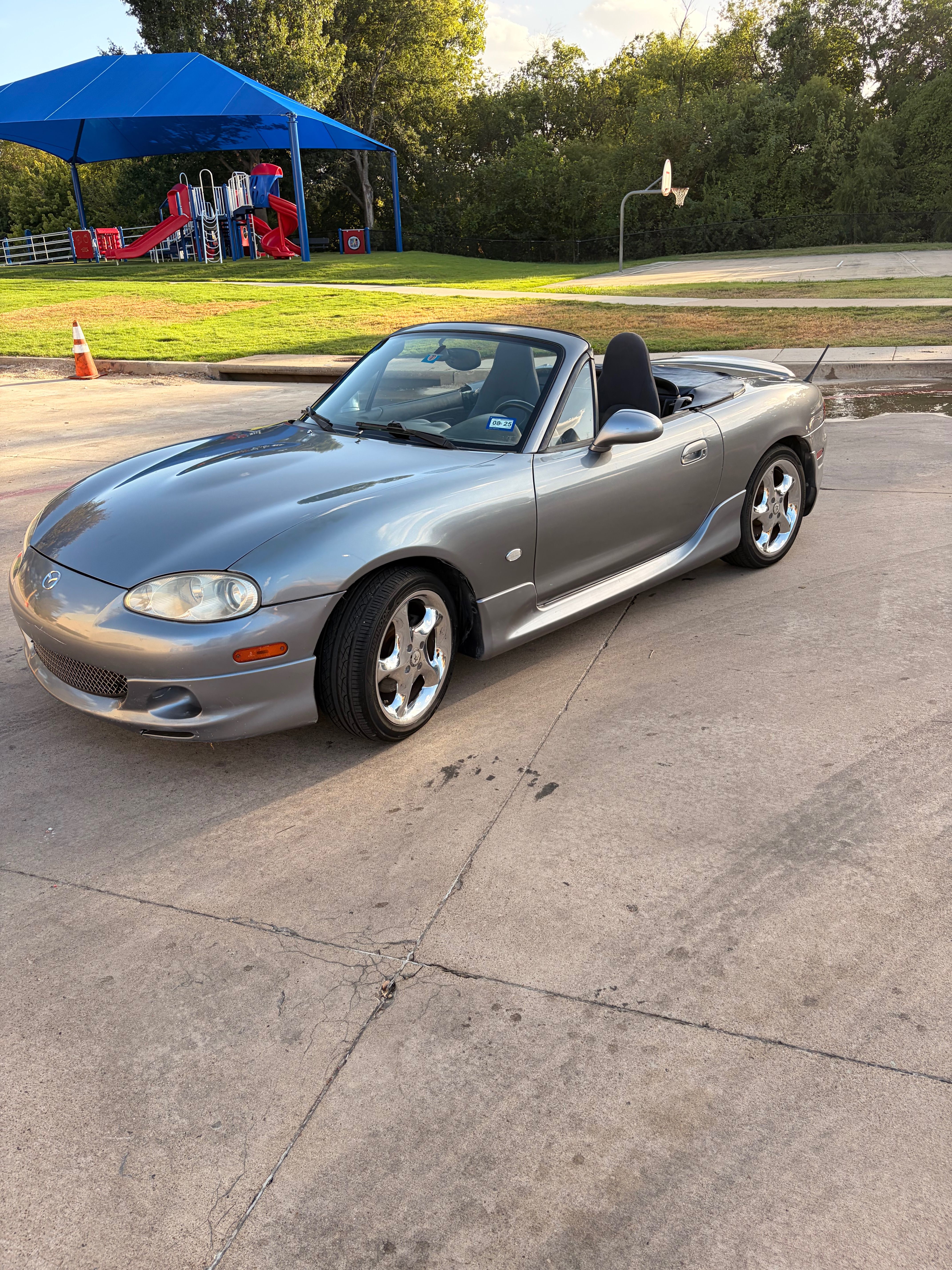 Used 2003 MAZDA MX-5 Miata Shinsen RWD image 2