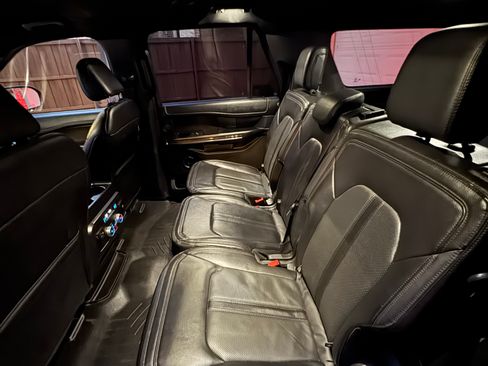 Used 2021 Ford Expedition Max Limited image 14