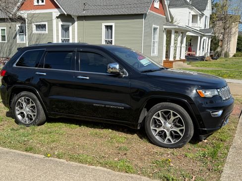 Used 2021 Jeep Grand Cherokee Overland image 2