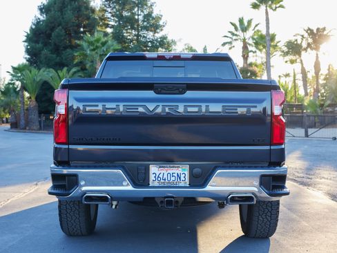 Used 2022 Chevrolet Silverado 1500 LTZ w/ LTZ Premium Package AWD/4WD image 4