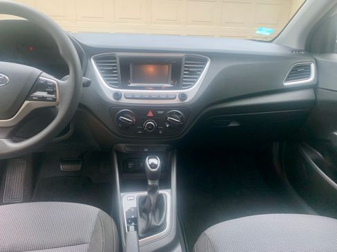 Used 2022 Hyundai Accent SE FWD image 8