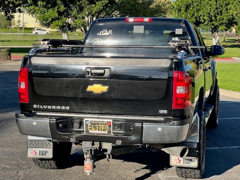 Used 2014 Chevrolet Silverado 2500 LTZ w/ LTZ Plus Package image 4