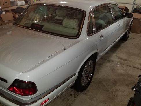 Used 1997 Jaguar XJ Vanden Plas image 13