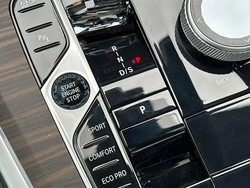 Used 2025 BMW X5 xDrive40i w/ Parking Assistance Package image 12