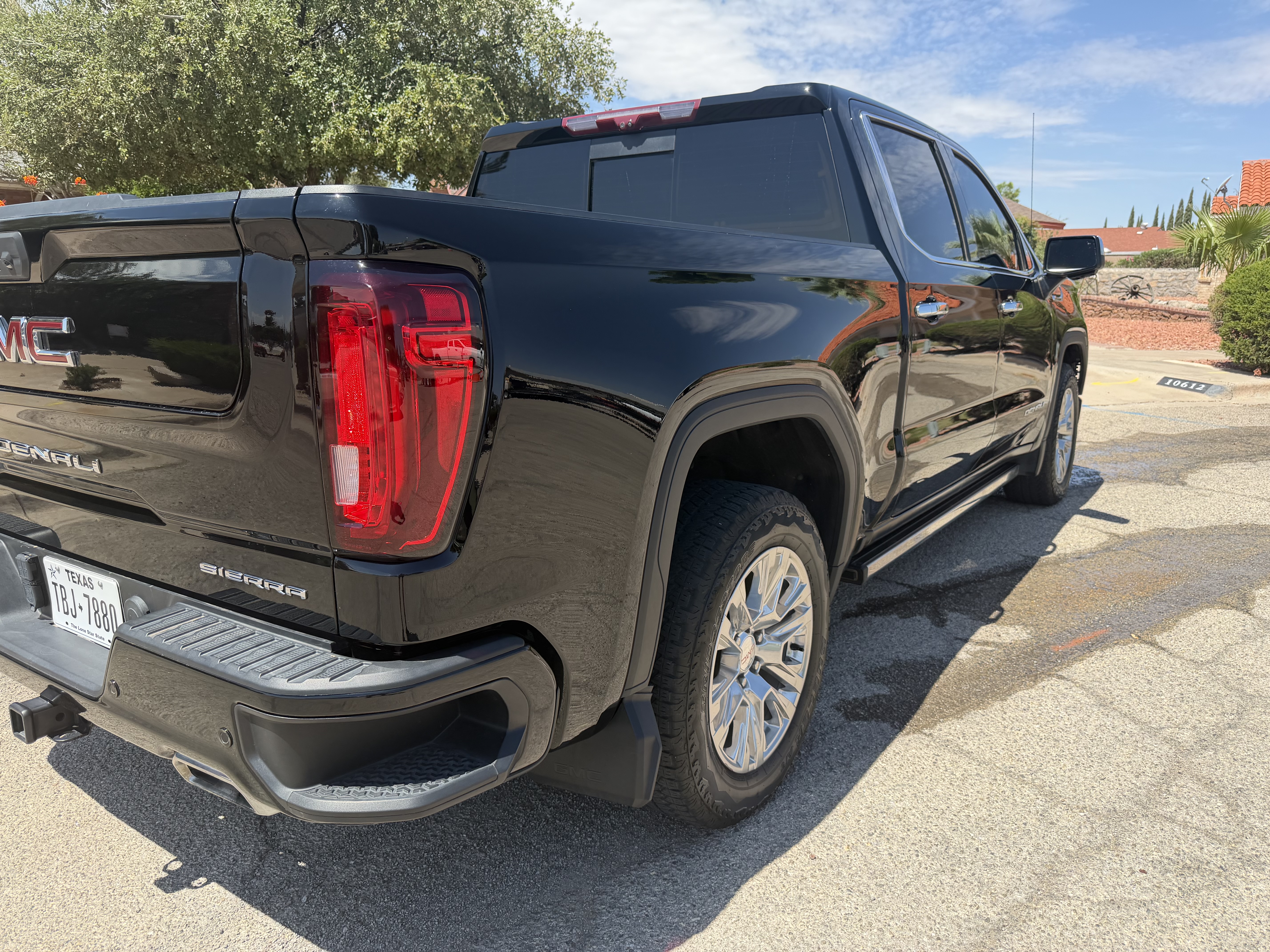 Used 2023 GMC Sierra 1500 Denali w/ Technology Package AWD/4WD image 10