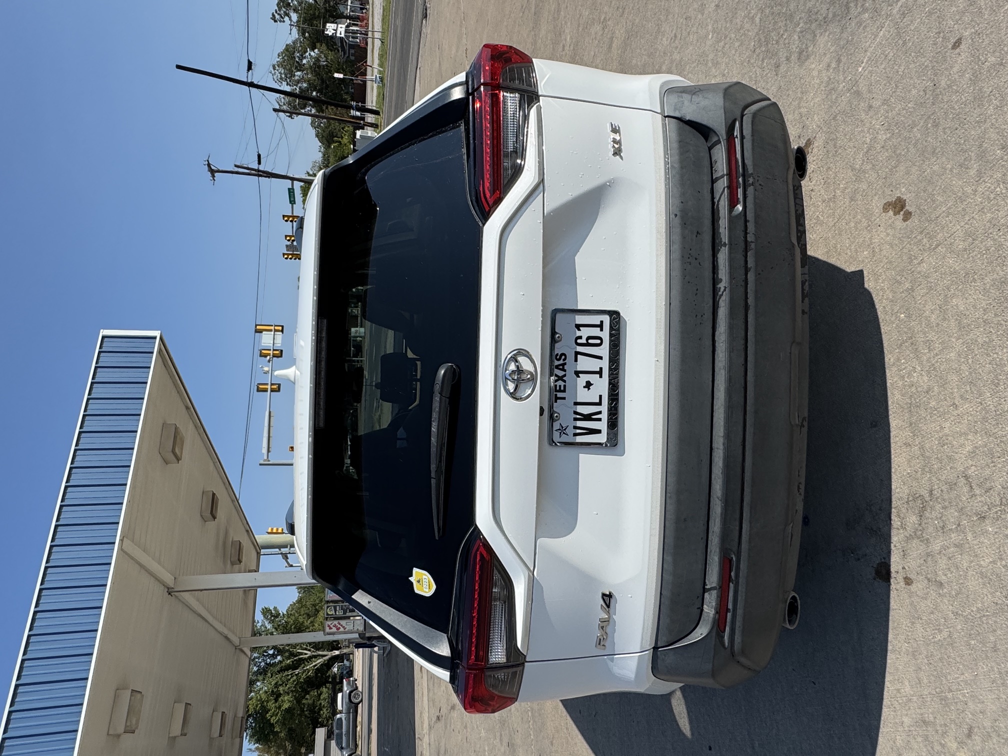 Used 2019 Toyota RAV4 XLE Premium FWD image 13