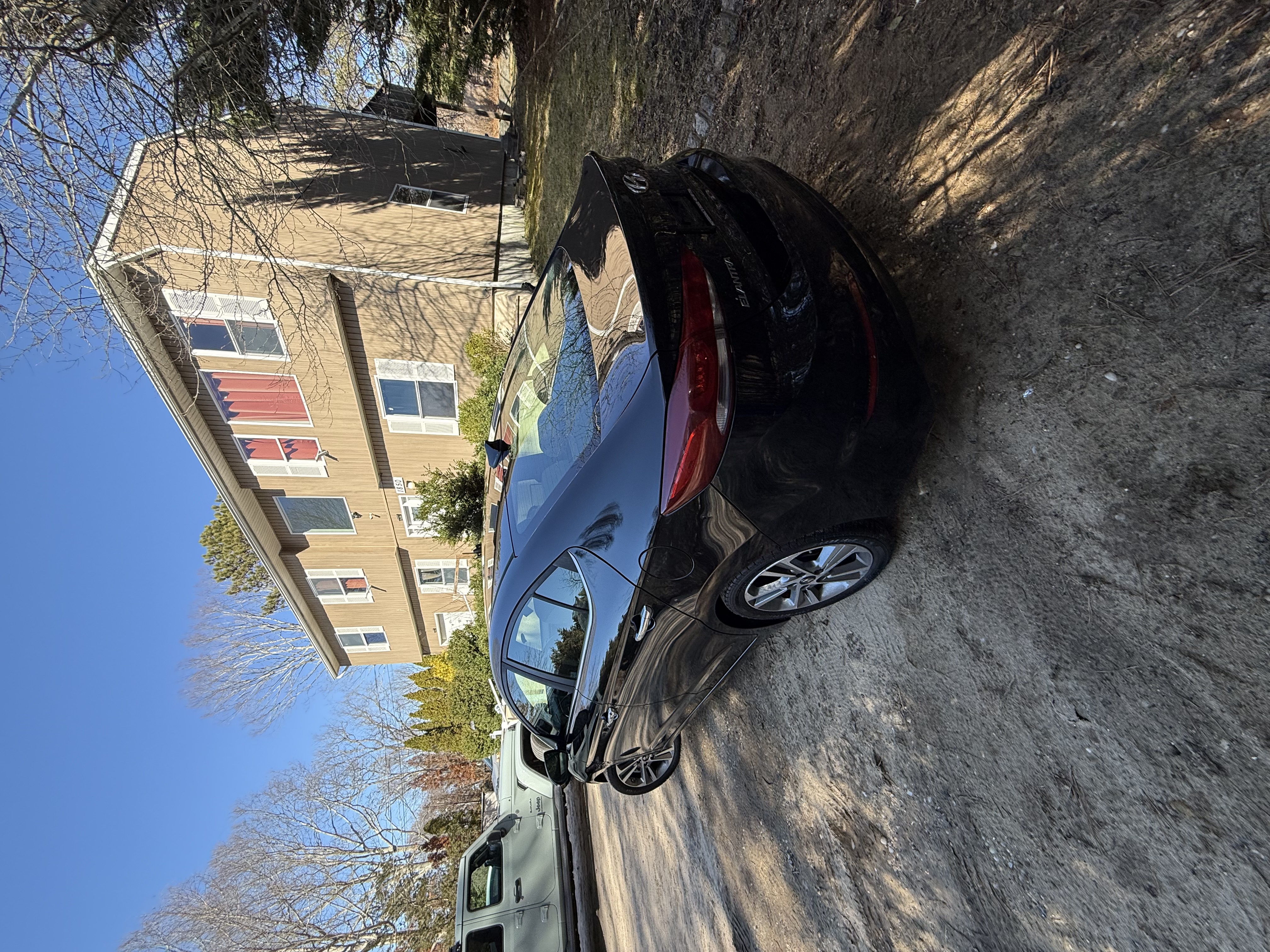 Used 2017 Hyundai Elantra Limited w/ Cargo Package FWD image 10