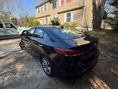 Used 2017 Hyundai Elantra Limited w/ Cargo Package FWD image 10