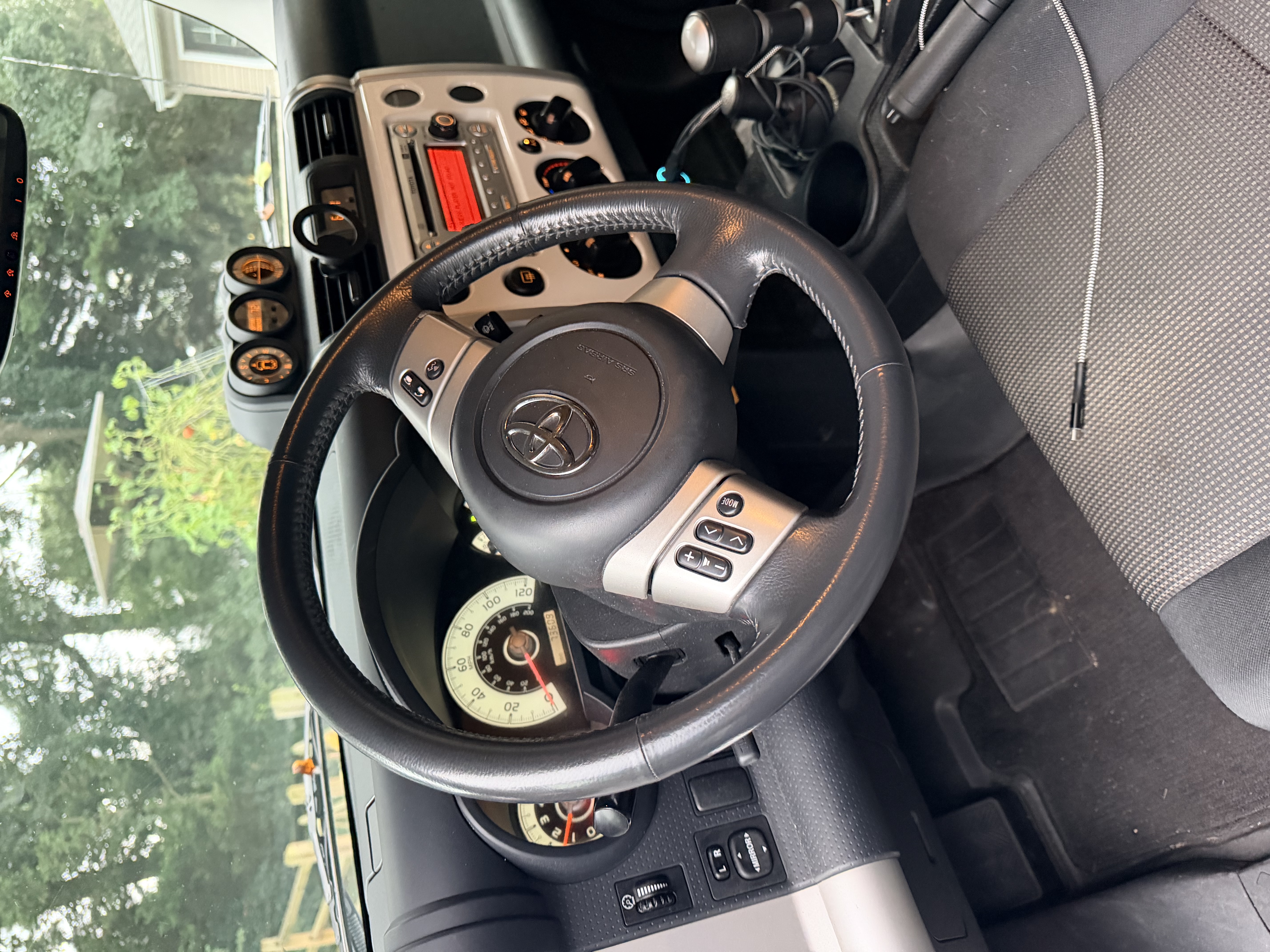 Used 2014 Toyota FJ Cruiser 4WD w/ Upgrade Package image 6