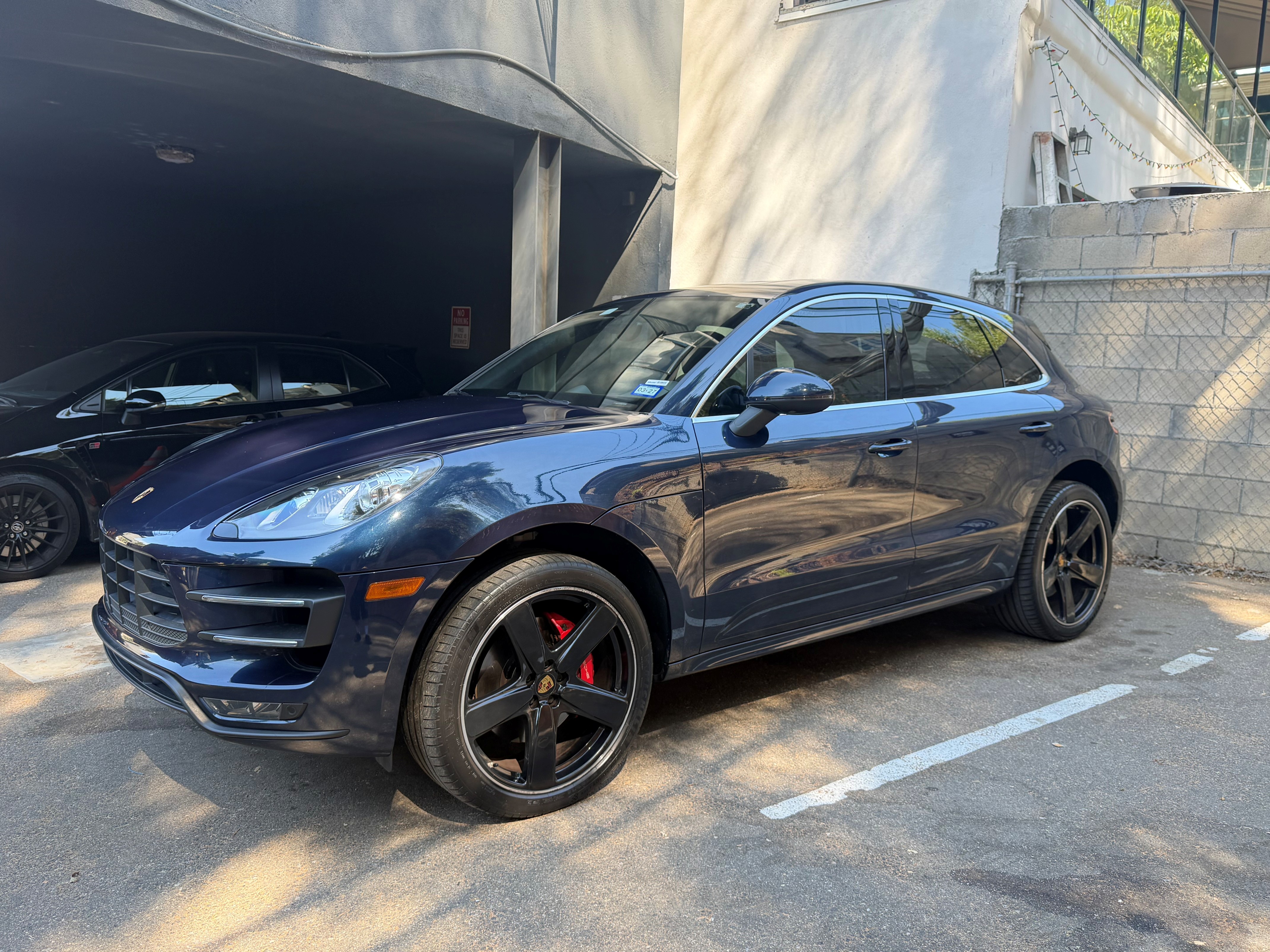 Used 2015 Porsche Macan Turbo AWD/4WD image 1