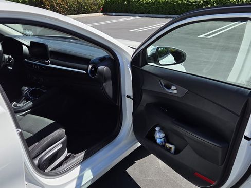 Used 2021 Kia Forte LXS image 12