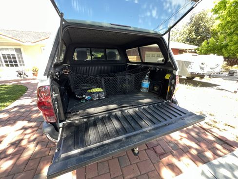 Used 2013 Toyota Tacoma 4x4 Double Cab w/ TRD Off-Road Pkg image 4