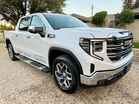 Used 2024 GMC Sierra 1500 SLT image 1