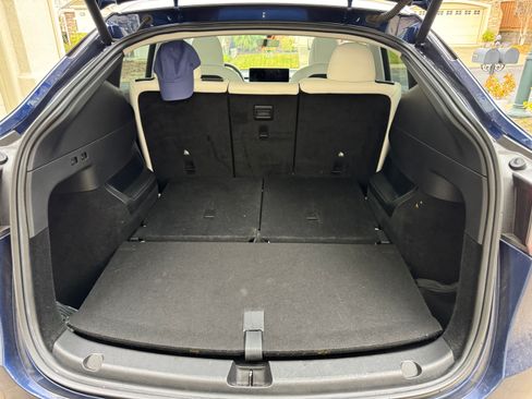 Used 2022 Tesla Model Y Long Range image 11