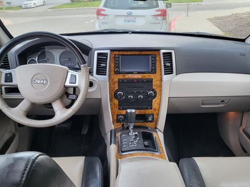 Used 2008 Jeep Grand Cherokee Limited image 2