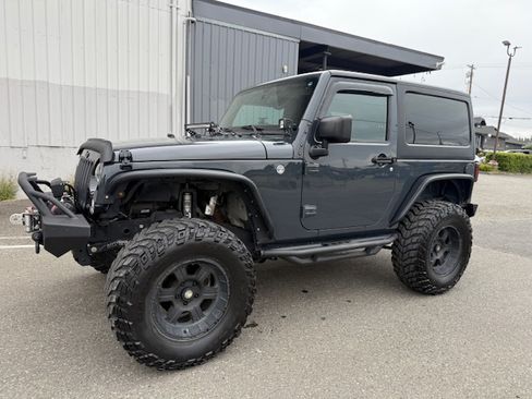 Used 2017 Jeep Wrangler Sport image 11