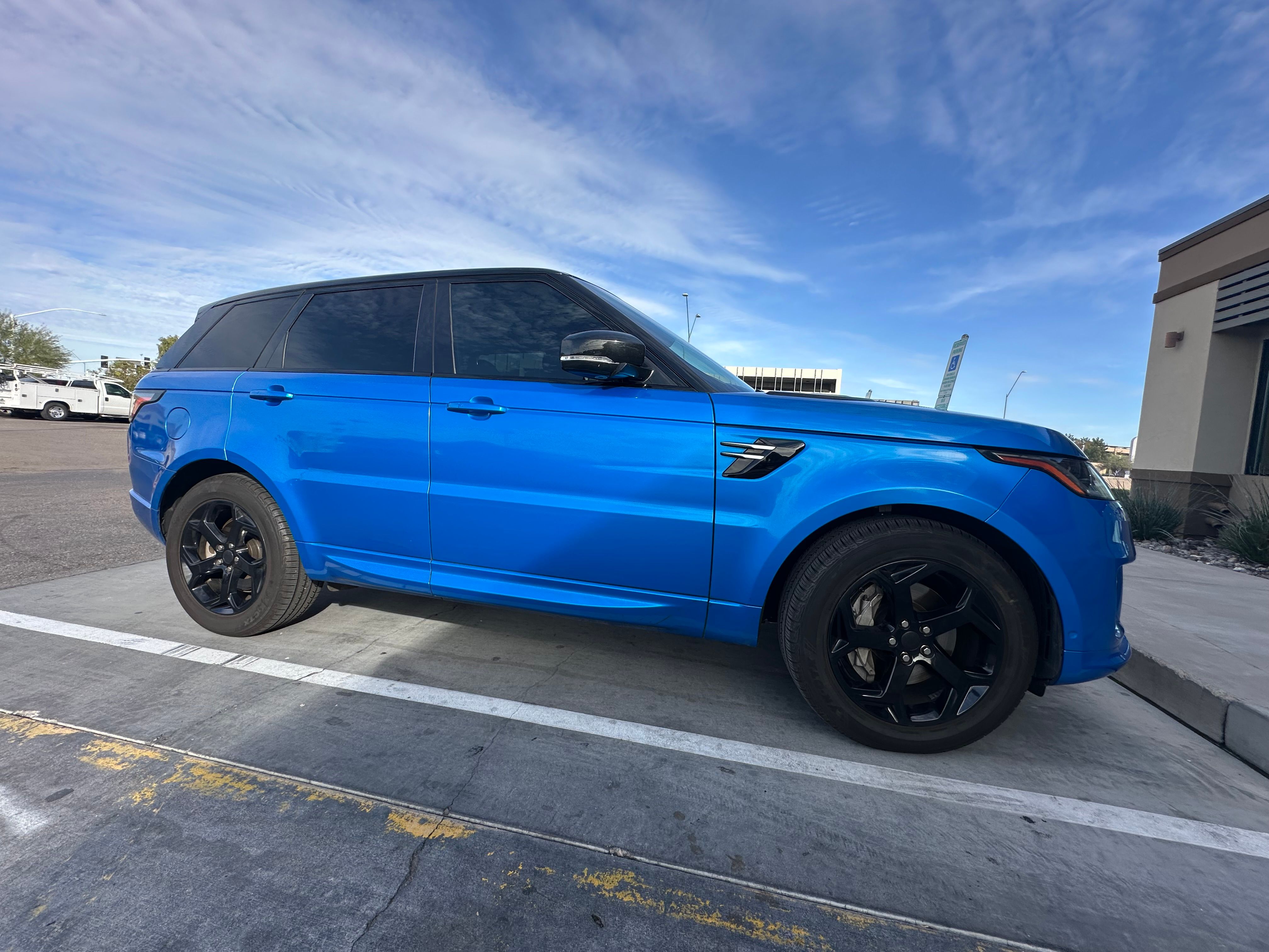Used 2019 Land Rover Range Rover Sport HSE AWD/4WD image 4