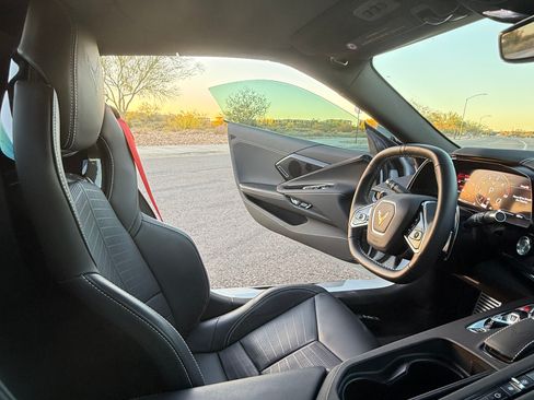 Used 2024 Chevrolet Corvette Stingray Convertible 2D image 11