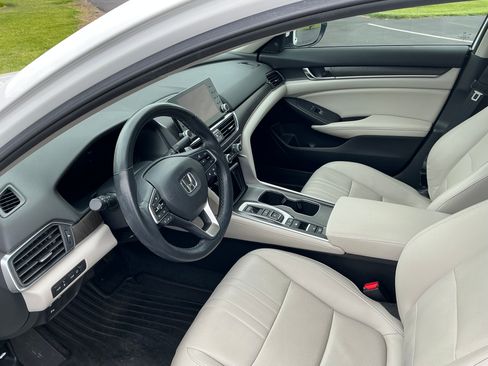 Used 2022 Honda Accord Touring image 5