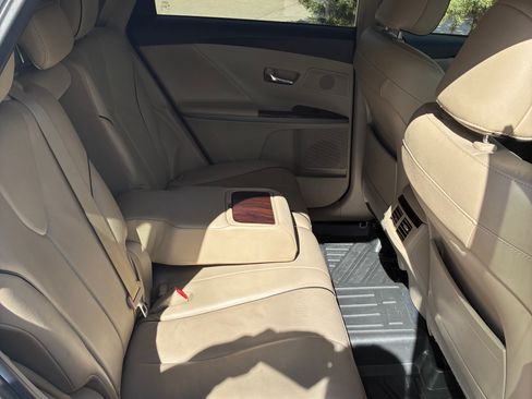 Used 2013 Toyota Venza Limited w/ Tow Prep Pkg image 9