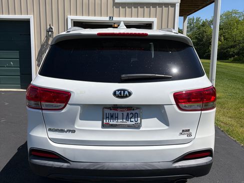 Used 2018 Kia Sorento FWD image 4