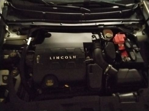 Used 2013 Lincoln MKS AWD image 26