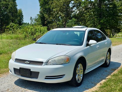 Used 2012 Chevrolet Impala LT w/ LT Sunroof Package FWD image 4
