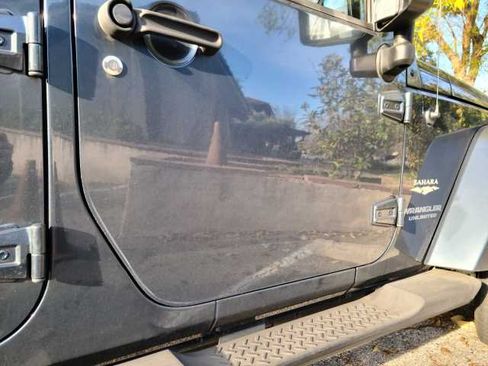 Used 2008 Jeep Wrangler Unlimited Sahara w/ Dual Top Group image 15