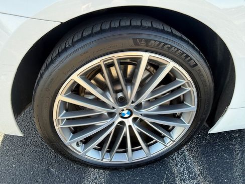 Used 2019 BMW 530i w/ Convenience Package image 22