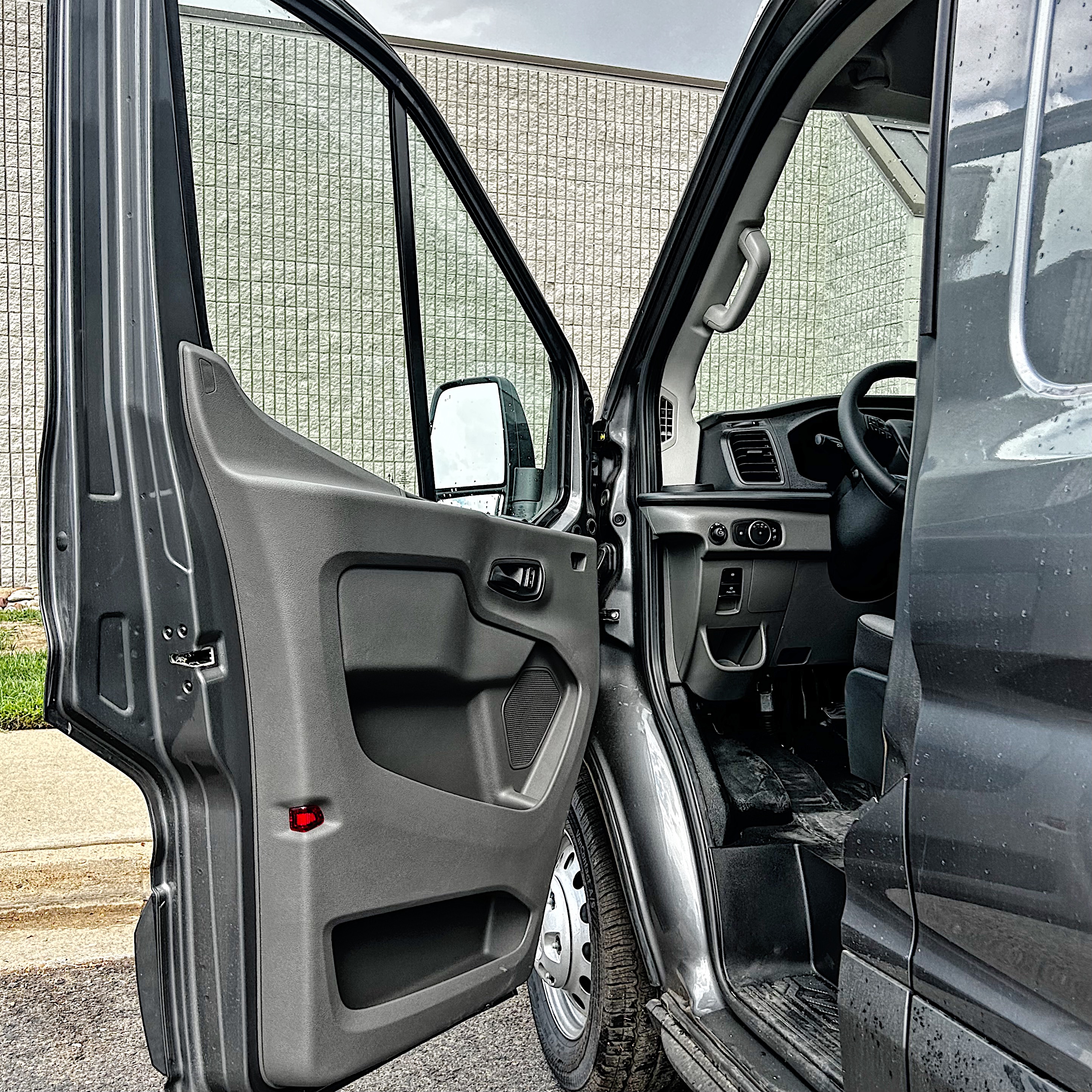 Used 2026 Ford Transit 250 148 High Roof AWD image 6