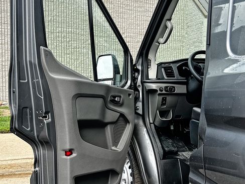 Used 2026 Ford Transit 250 148 High Roof AWD image 6