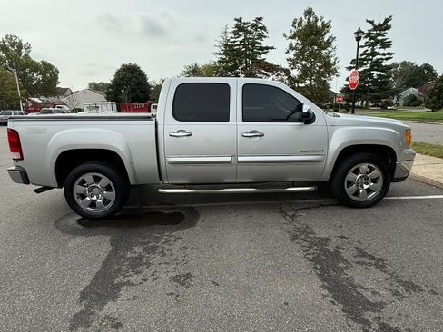 Used 2010 GMC Sierra 1500 SLE w/ Regional Value Package image 8