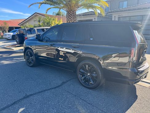 Used 2022 Cadillac Escalade Sport Platinum w/ Heavy-Duty Trailer Package image 8