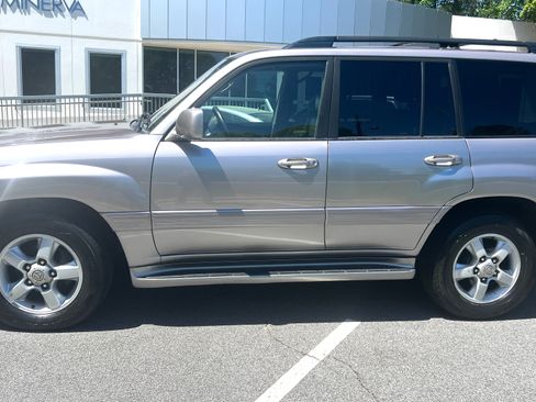 Used 2005 Toyota Land Cruiser AWD/4WD image 16