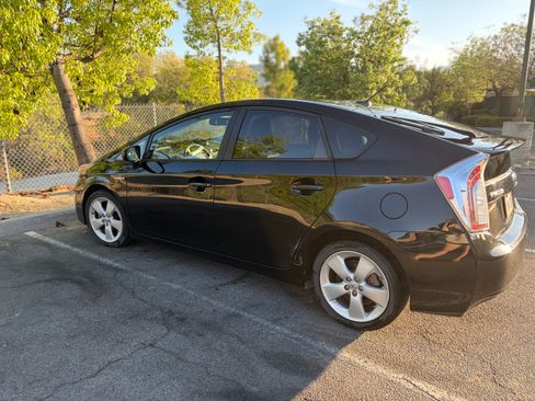 Used 2013 Toyota Prius Five FWD image 13