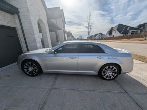 Used 2012 Chrysler 300 S w/ Luxury Group image 4