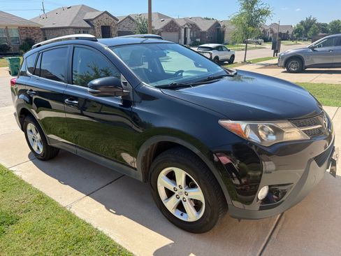 Used 2014 Toyota RAV4 XLE AWD/4WD image 5
