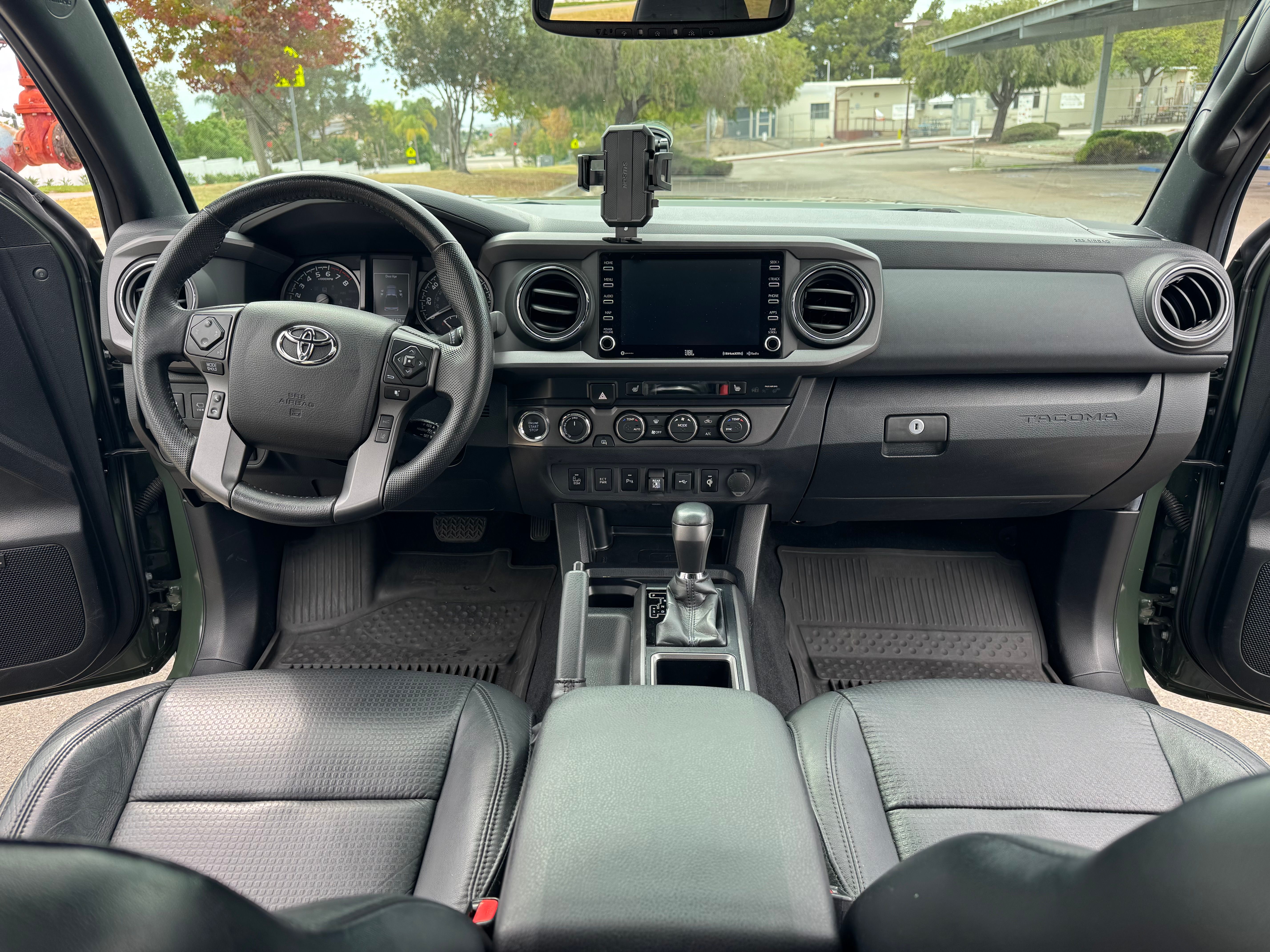 Used 2022 Toyota Tacoma TRD Off-Road w/ TRD Premium Off Road Package AWD/4WD image 23