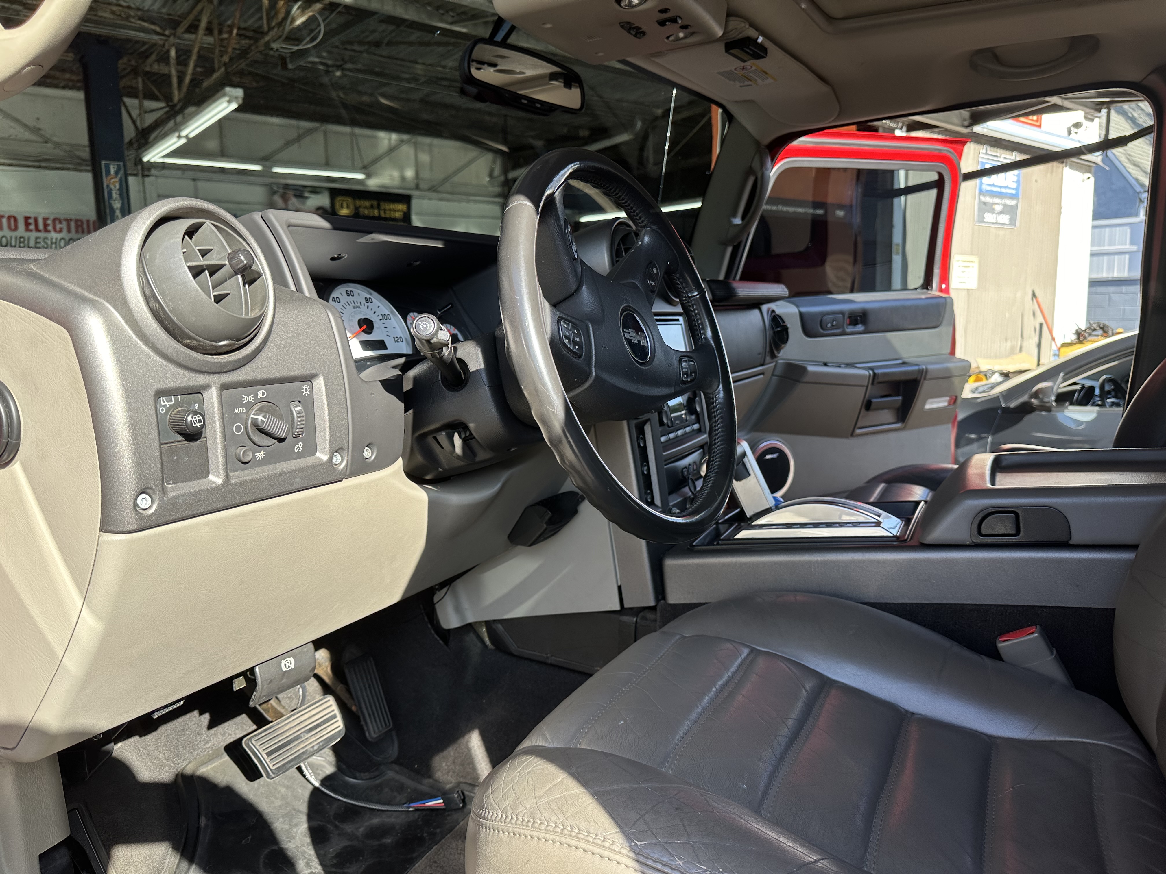 Used 2004 HUMMER H2 AWD/4WD image 10
