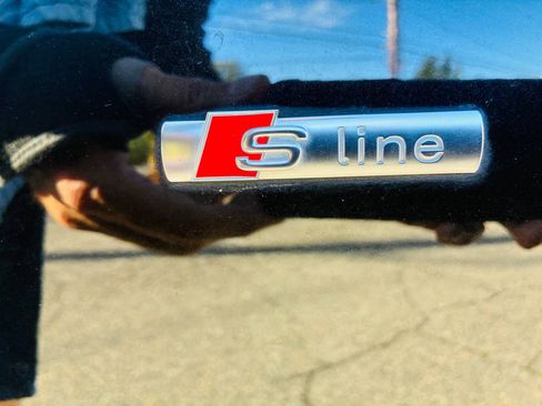 Used 2017 Audi Q5 2.0T Premium Plus w/ Technology Package image 16