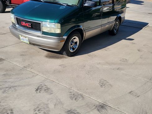 Used 2002 GMC Safari w/ Sle Marketing Option Pkg 2 image 1