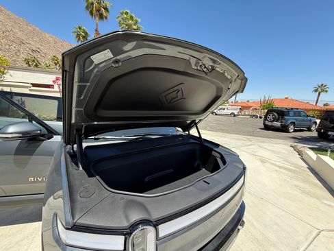 Used 2023 Rivian R1S Adventure image 15