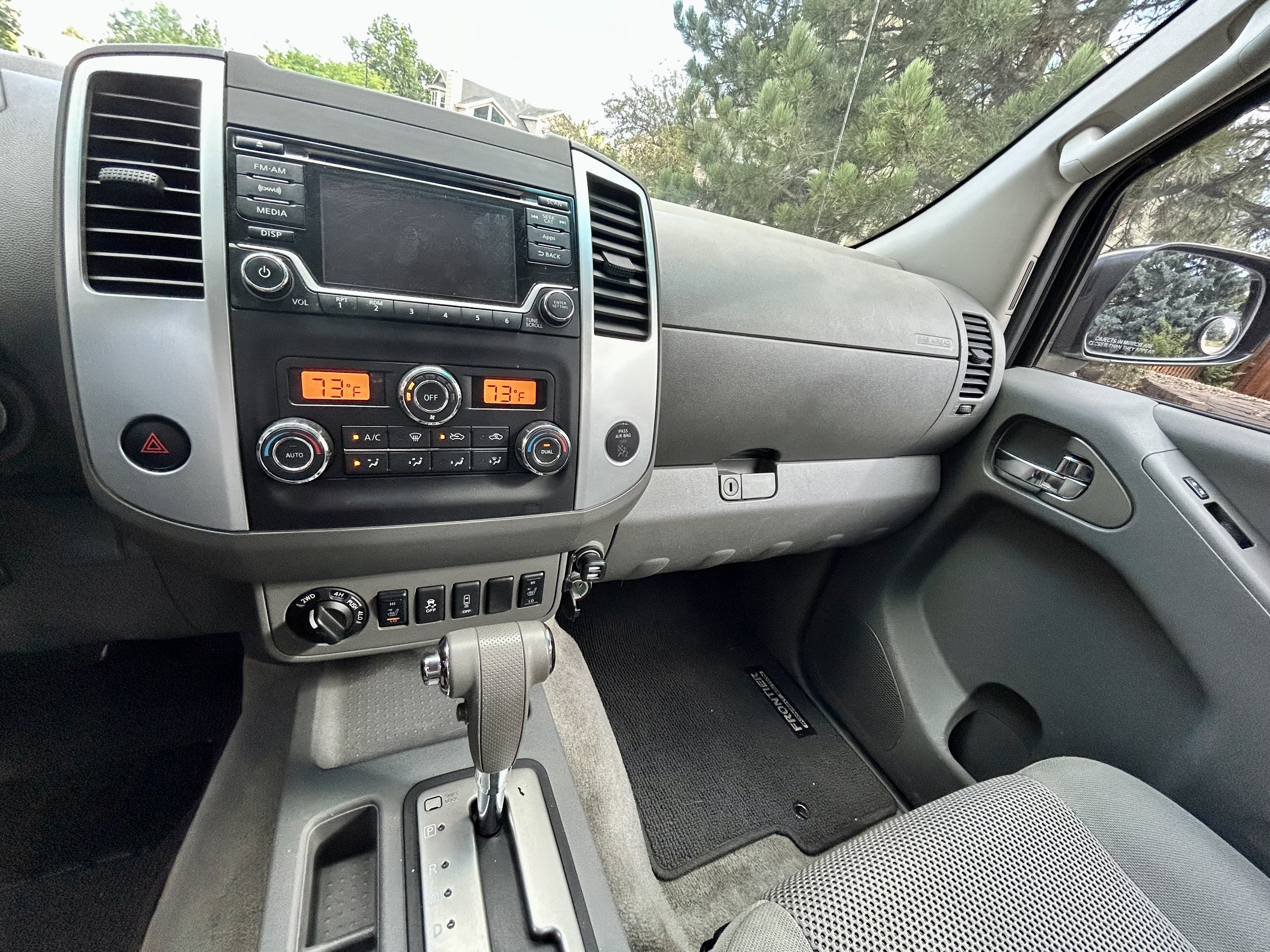 Used 2015 Nissan Frontier SV w/ SV Value Truck Package AWD/4WD image 8