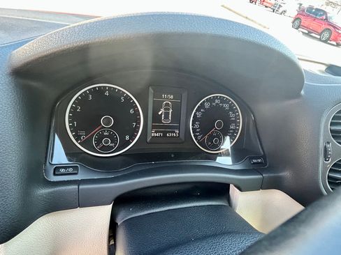 Used 2014 Volkswagen Tiguan SE image 12