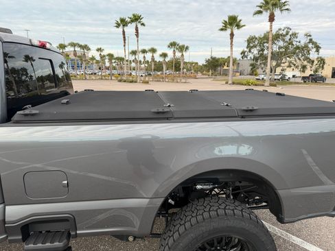 Used 2023 Ford F350 Platinum w/ FX4 Off-Road Package AWD/4WD image 9