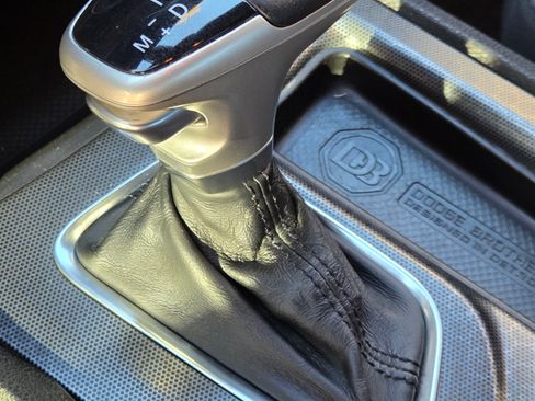 Used 2015 Dodge Charger SXT w/ Plus Group image 17