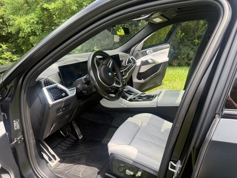 Used 2024 BMW X6 M60i w/ Executive Package AWD/4WD image 9