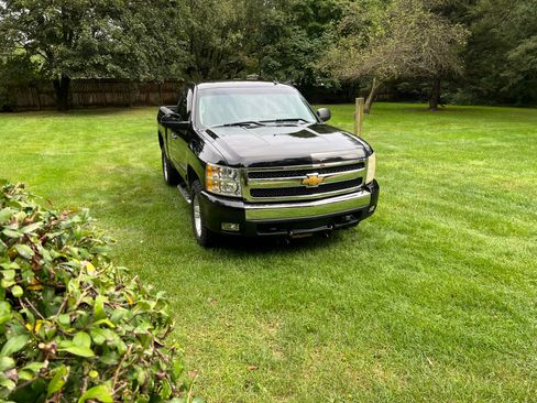 Used 2008 Chevrolet Silverado 1500 LT w/ Suspension Package, Off-Road AWD/4WD image 6