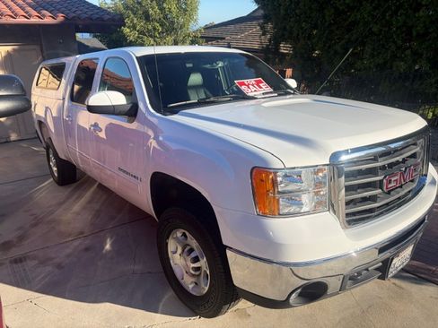 Used 2007 GMC Sierra 2500 SLT w/ Entertainment Package RWD image 1